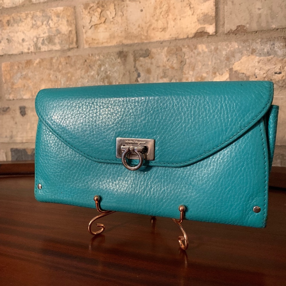 AUTH Salvatore Ferragamo Long Wallet